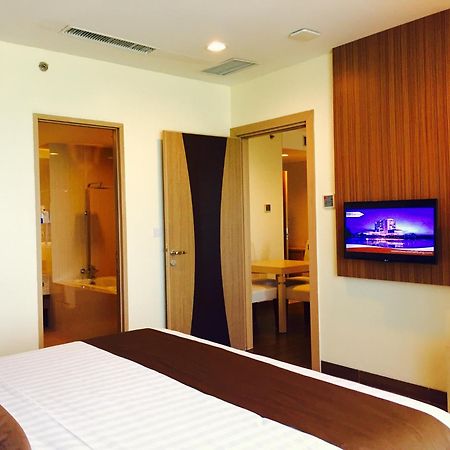 BW Suite Belitung Танджунгпандан Екстериор снимка